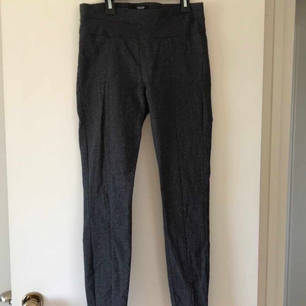 Gray patterned skinny pants